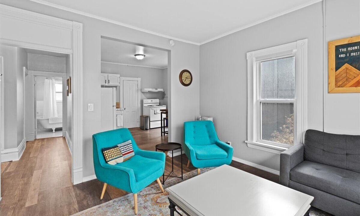 Photo of Livingroom in University District