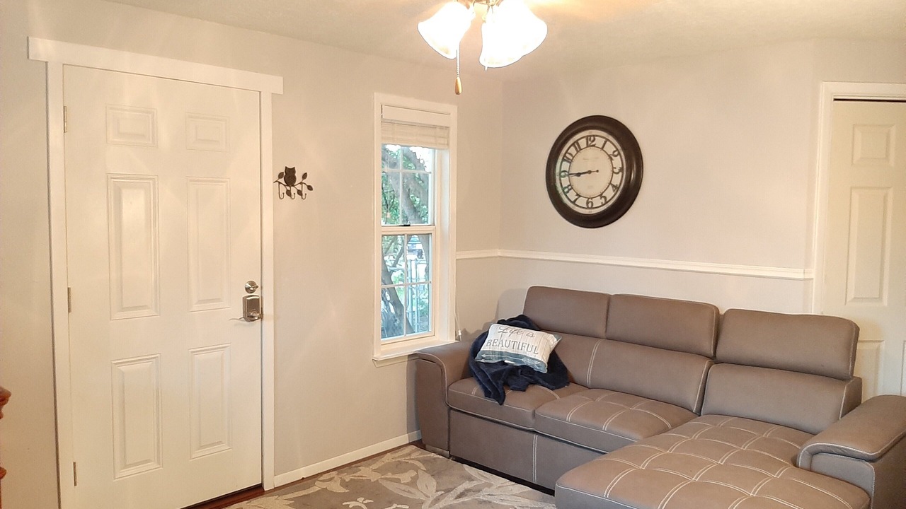 Photo of Livingroom in West Valley