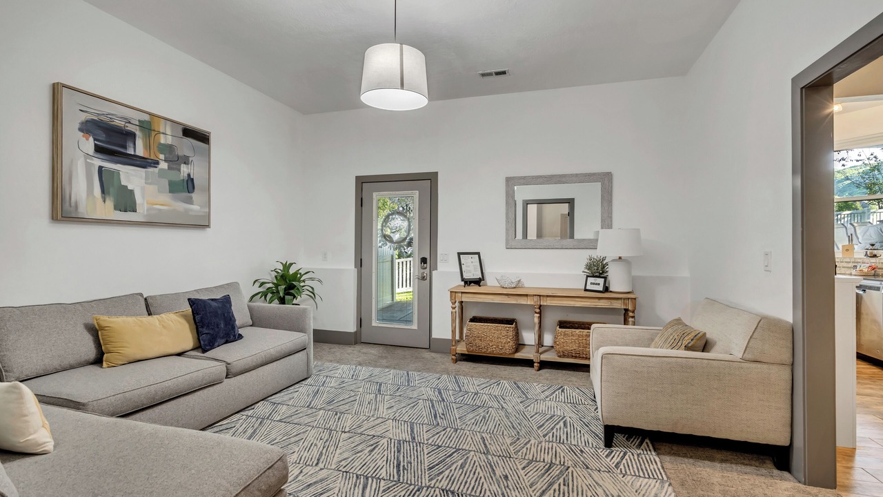 Photo of Livingroom in Bountiful