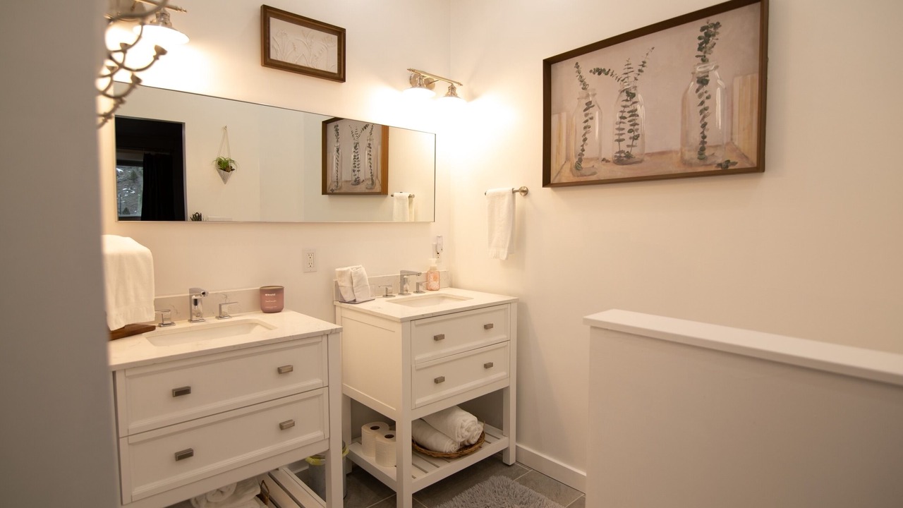 Photo of Bathroom in Cascade