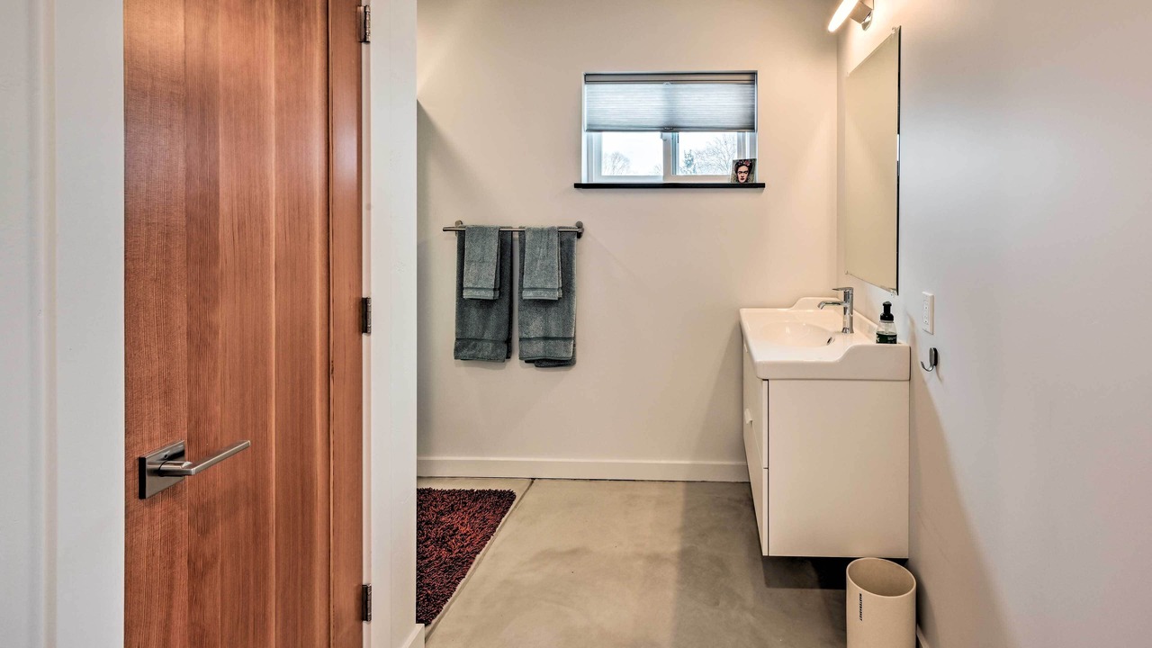 Photo of Bathroom in Franklin to the Fort