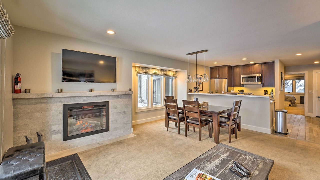 Photo of Livingroom in Warm Springs