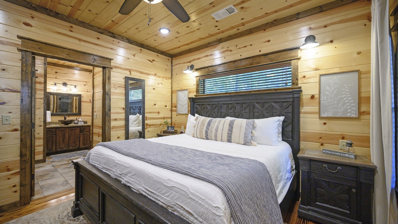Photo of Bedroom in Broken Bow
