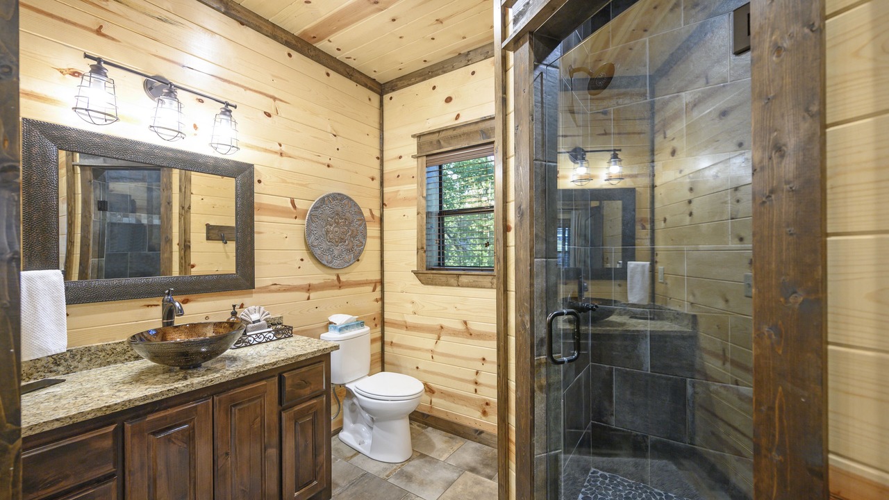 Photo of Bathroom in Broken Bow