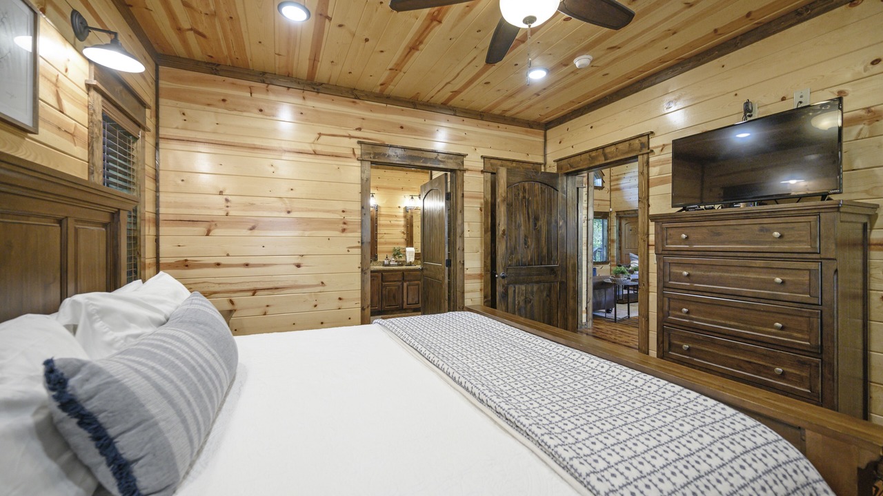 Photo of Bedroom in Broken Bow