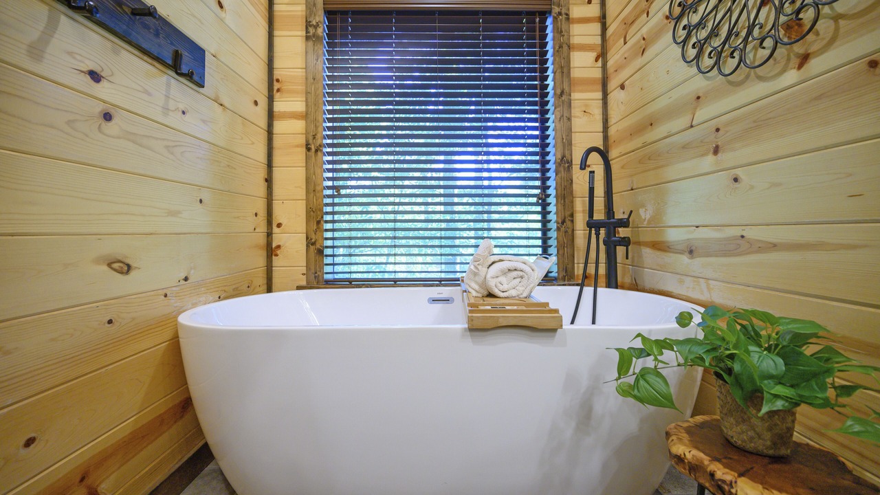 Photo of Bathroom in Broken Bow
