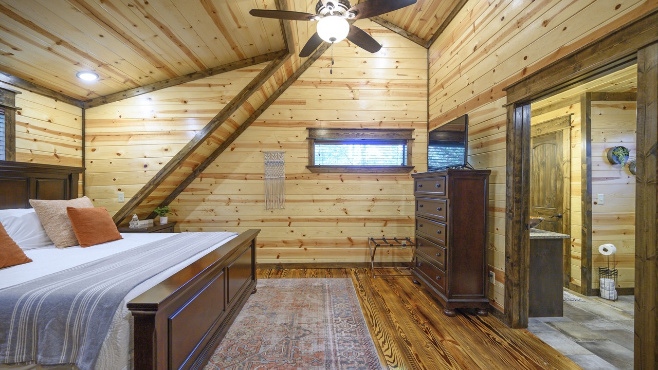 Photo of Bedroom in Broken Bow