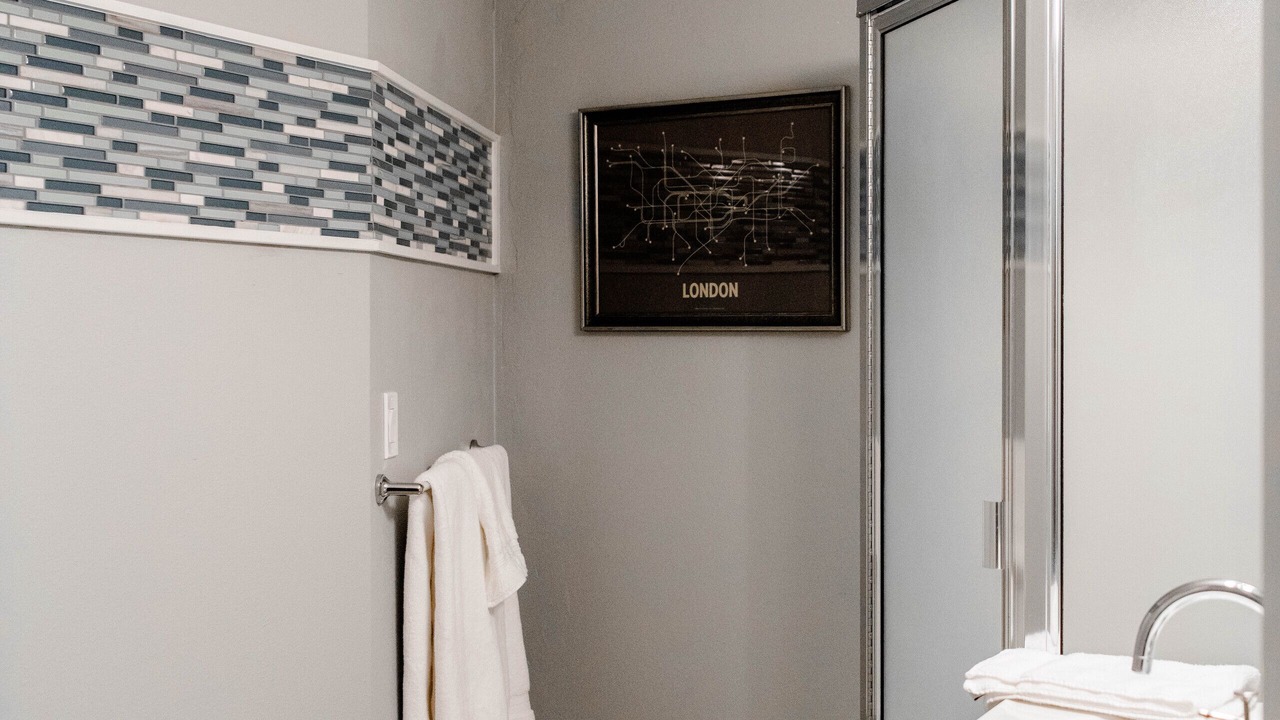 Photo of Bathroom in University District