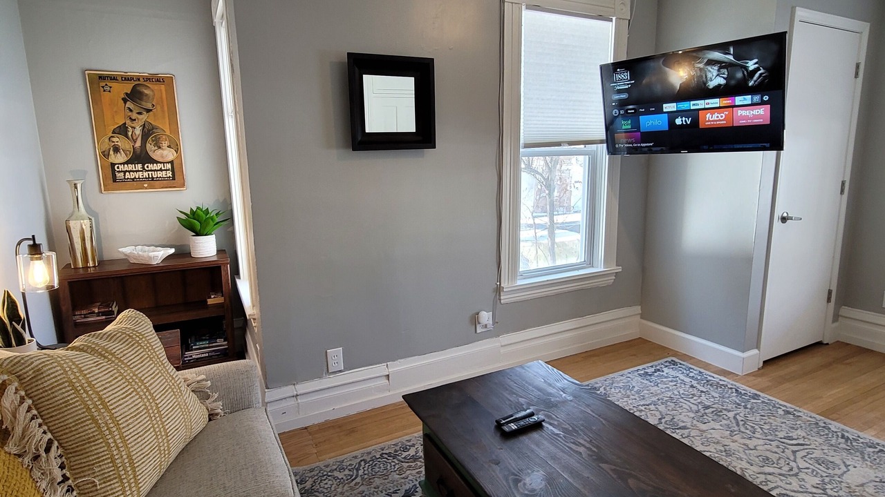 Photo of Livingroom in University District