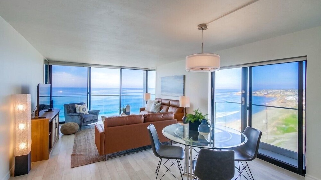 Photo of Livingroom in North Pacific Beach