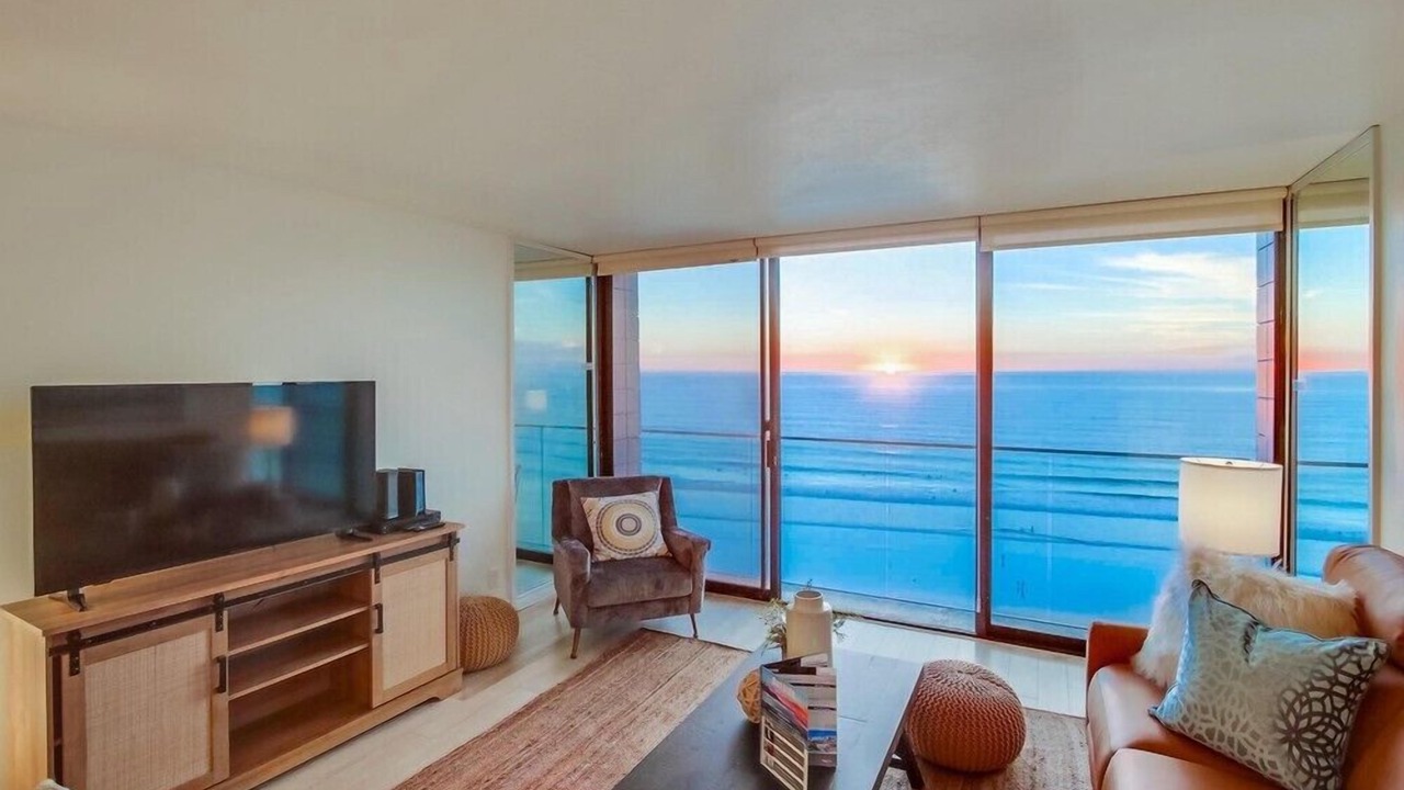 Photo of Livingroom in North Pacific Beach