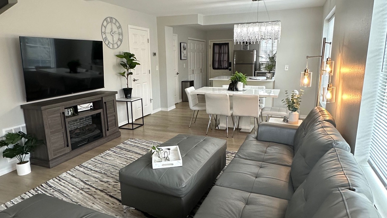 Photo of Livingroom in Franklin to the Fort