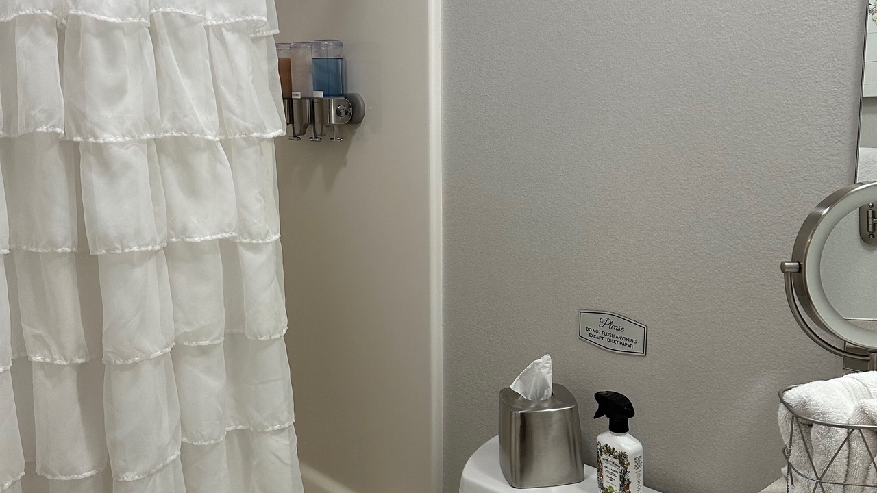 Photo of Bathroom in Franklin to the Fort