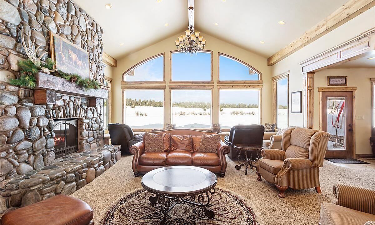 Photo of Livingroom in Island Park
