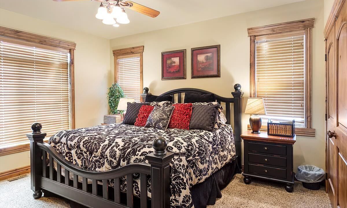 Photo of Bedroom in Island Park