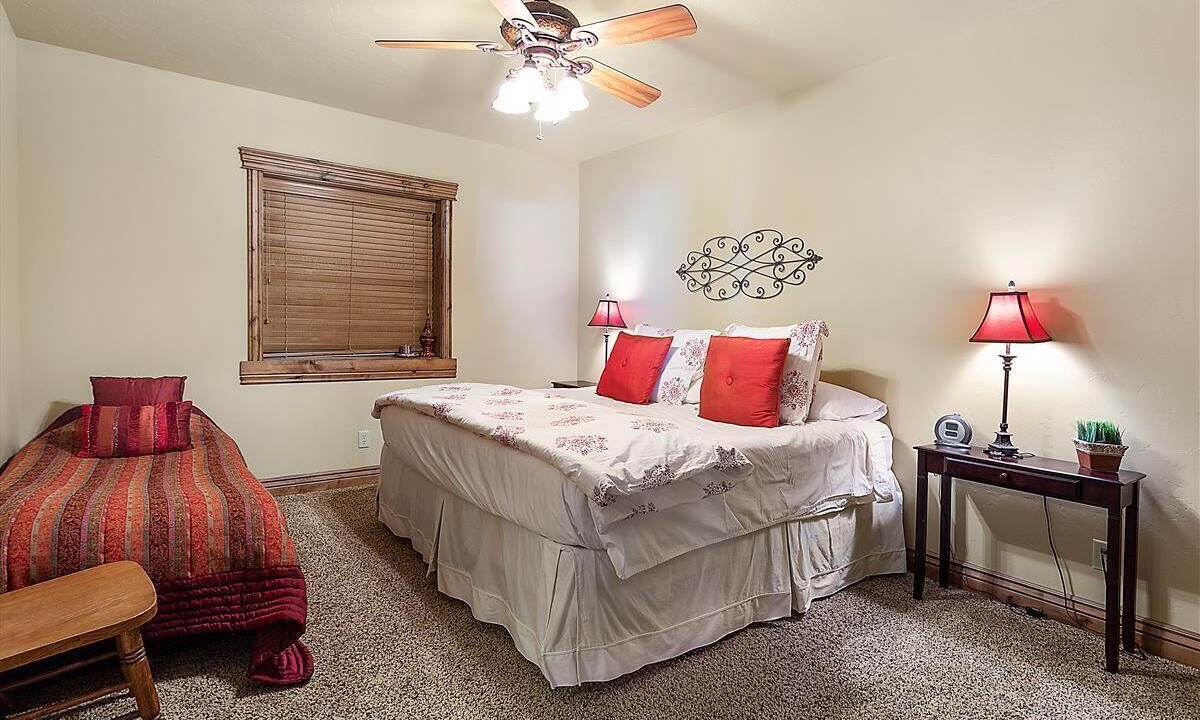 Photo of Bedroom in Island Park