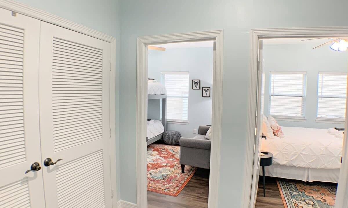 Photo of Bedroom in Pirates Beach
