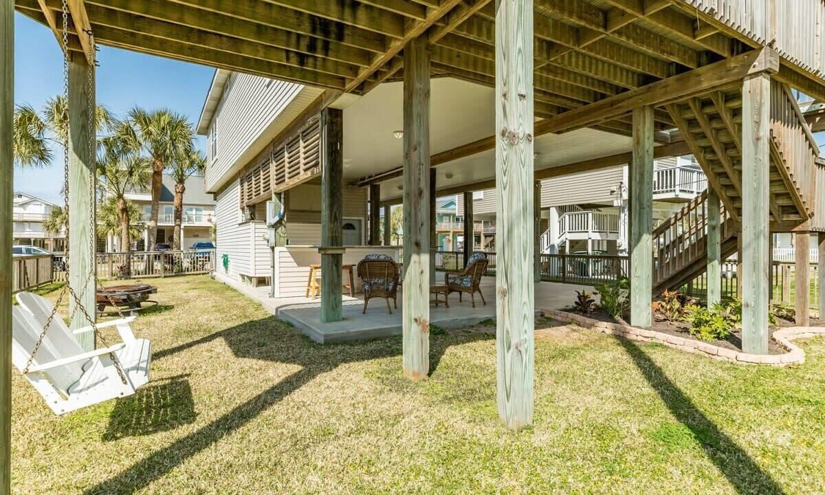 Photo of Patio Balcony in Pirates Beach