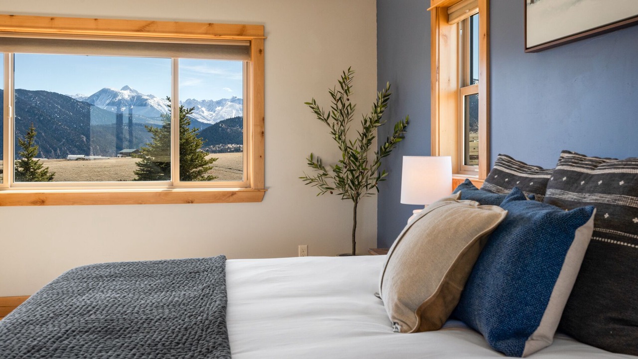 Photo of Bedroom in Wineglass