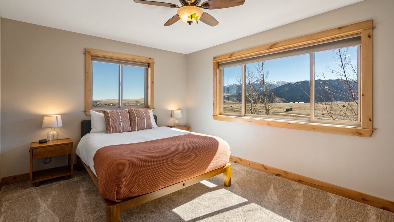 Photo of Bedroom in Wineglass
