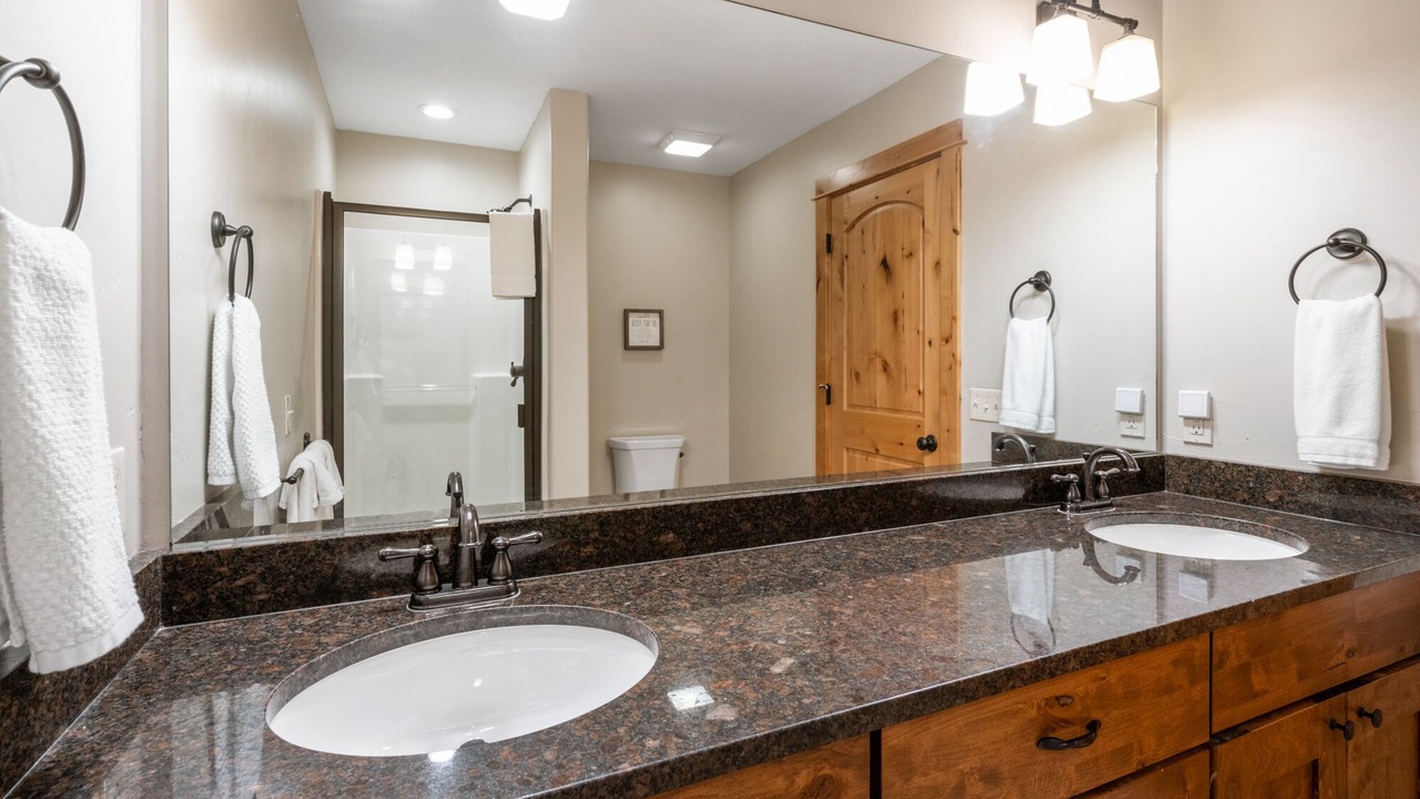 Photo of Bathroom in Wineglass