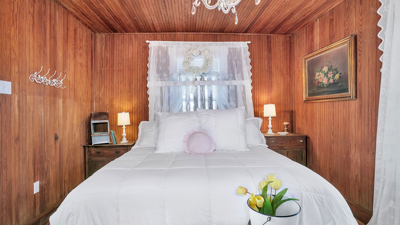 Photo of Bedroom in Stonewall