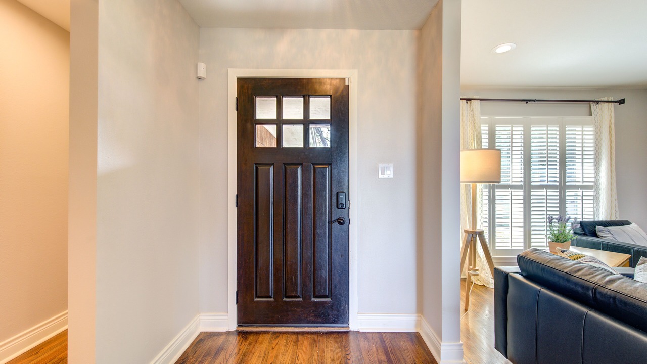 Photo of Livingroom in Spring Shadows