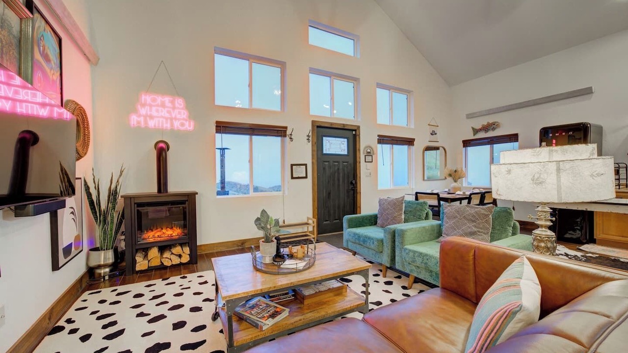 Photo of Livingroom in Emigrant