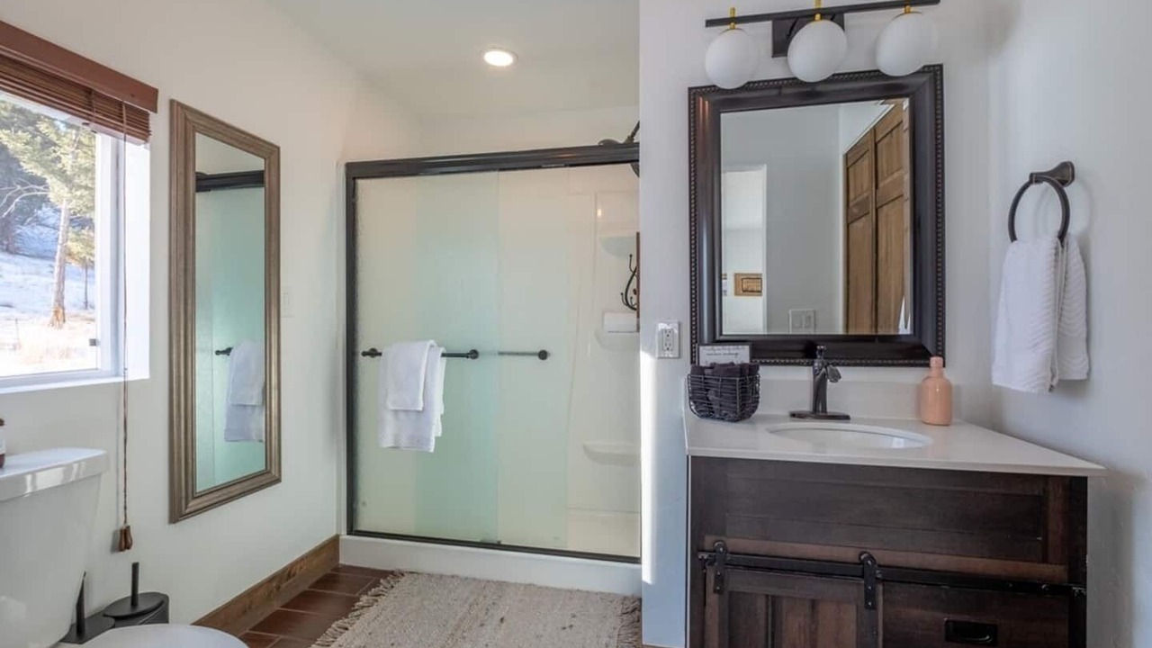 Photo of Bathroom in Emigrant