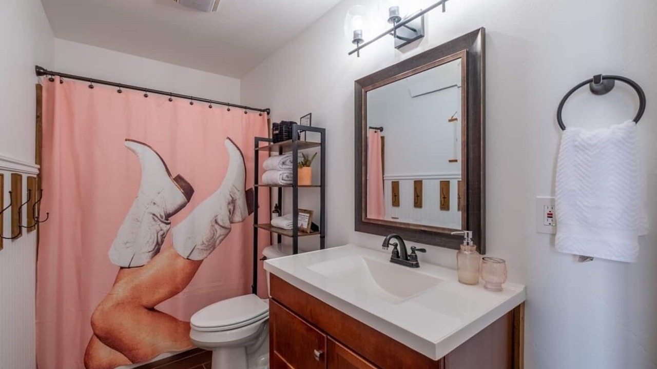 Photo of Bathroom in Emigrant