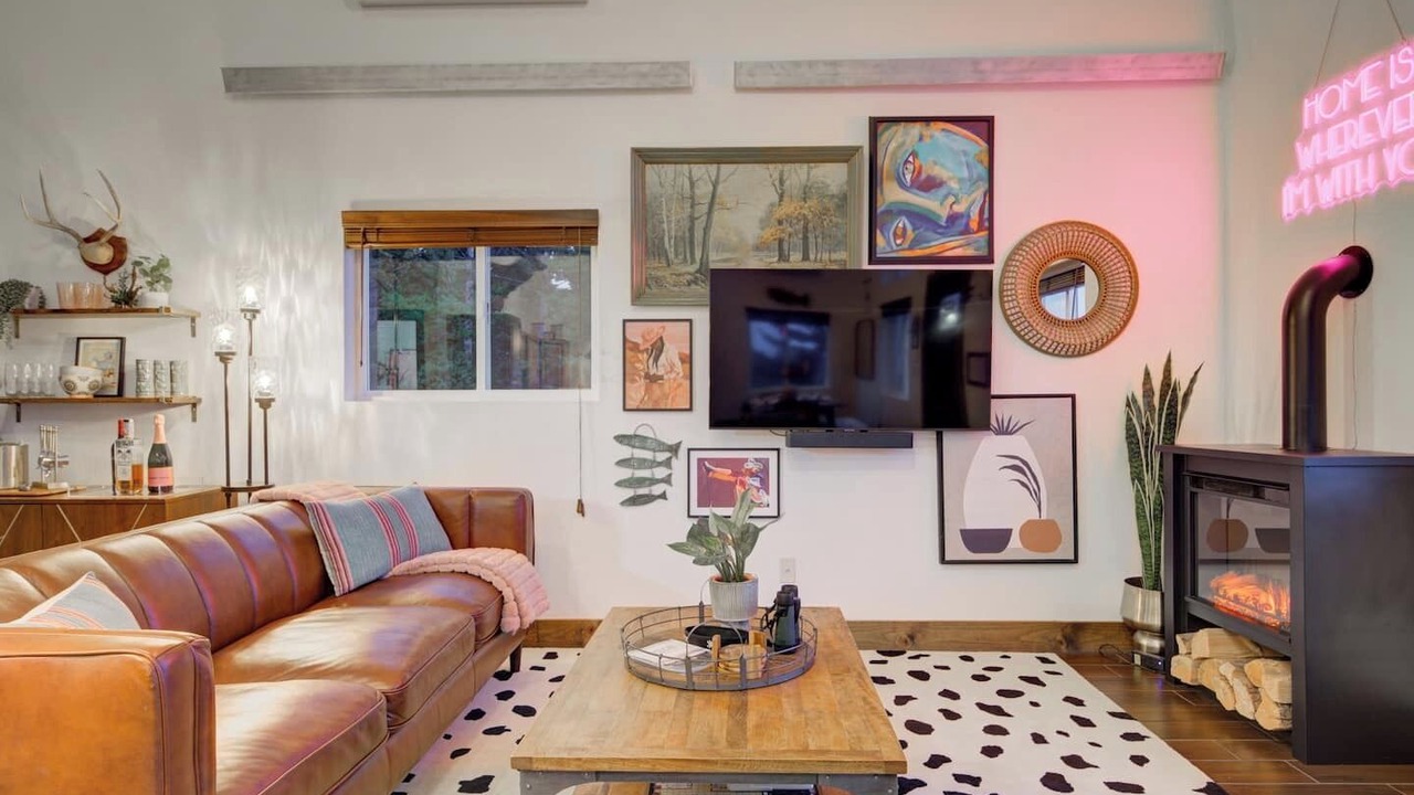 Photo of Livingroom in Emigrant