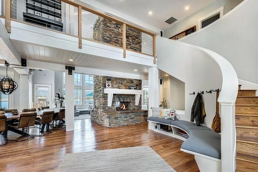 Photo of Livingroom in Donnelly