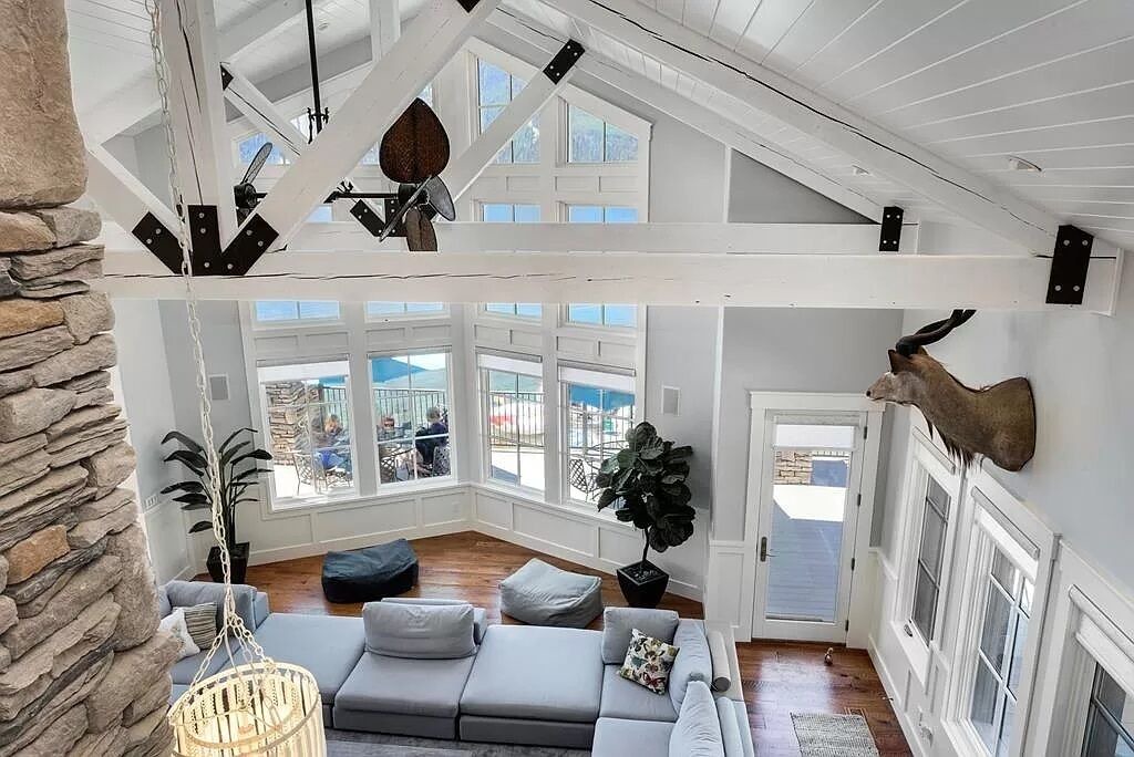 Photo of Livingroom in Donnelly