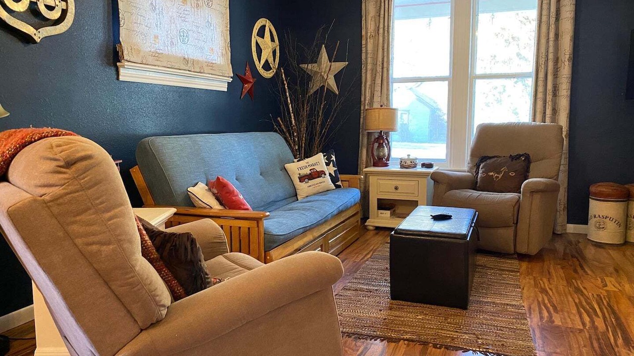 Photo of Livingroom in Deadwood