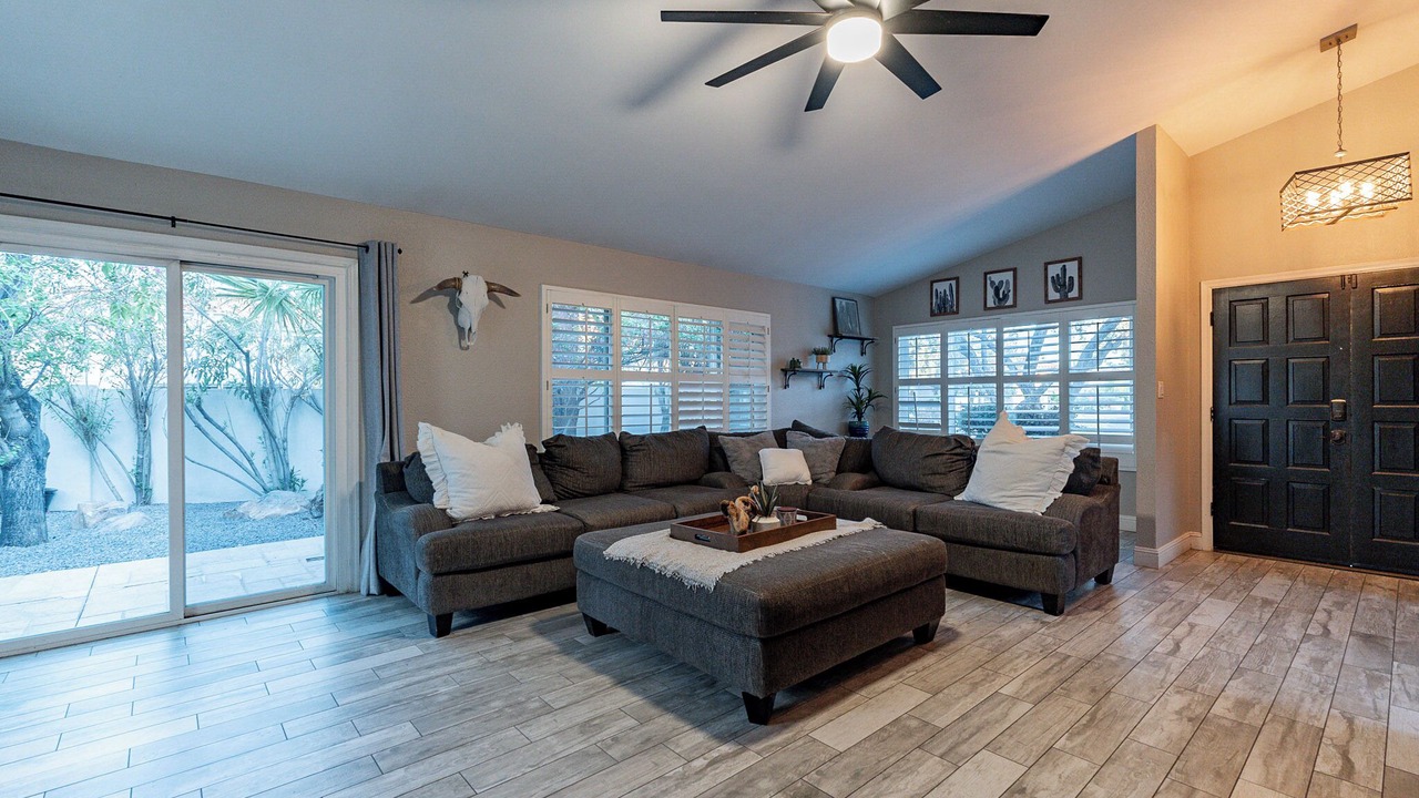 Photo of Livingroom in Dobson Ranch