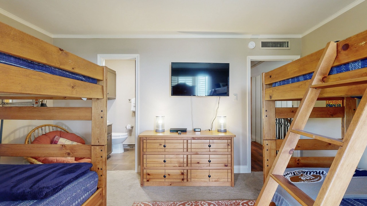 Photo of Bedroom in Lakeway