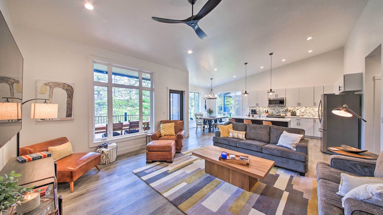 Photo of Livingroom in Priest River