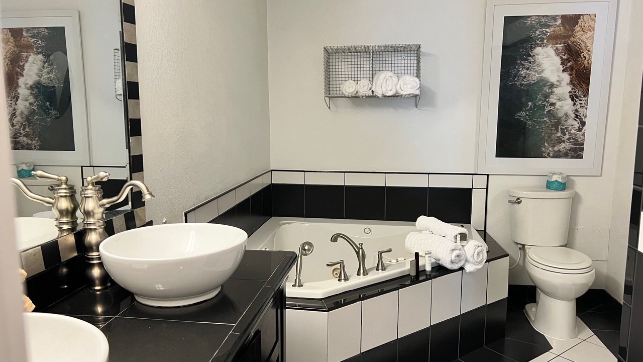 Photo of Bathroom in Watford City