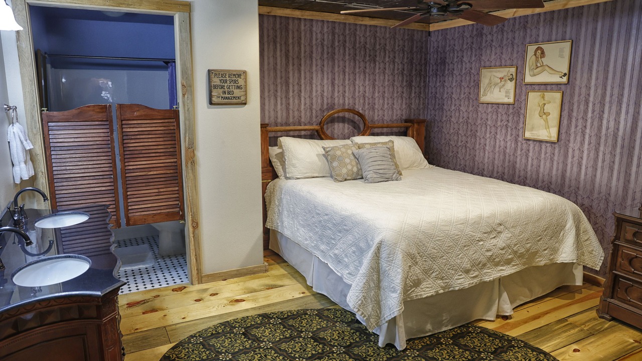 Photo of Bedroom in Deadwood