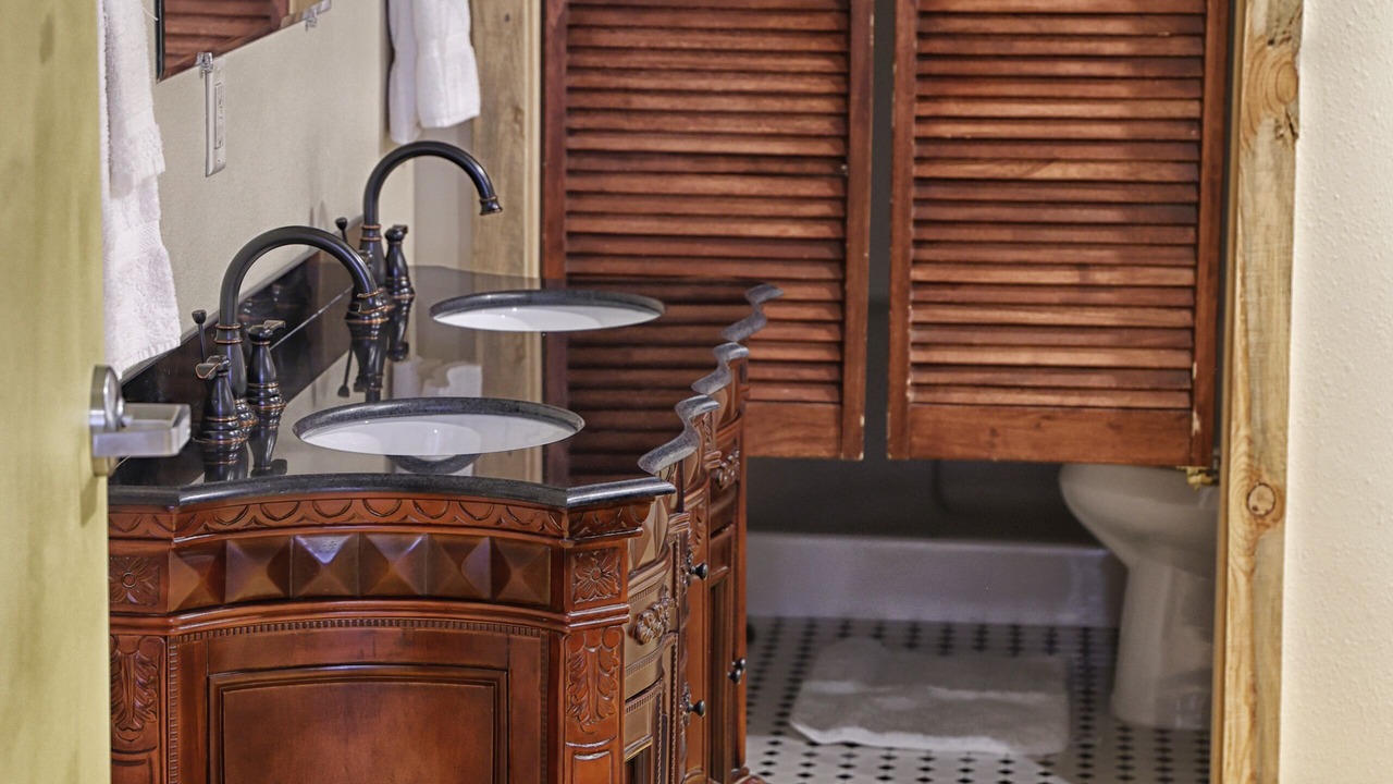 Photo of Bathroom in Deadwood