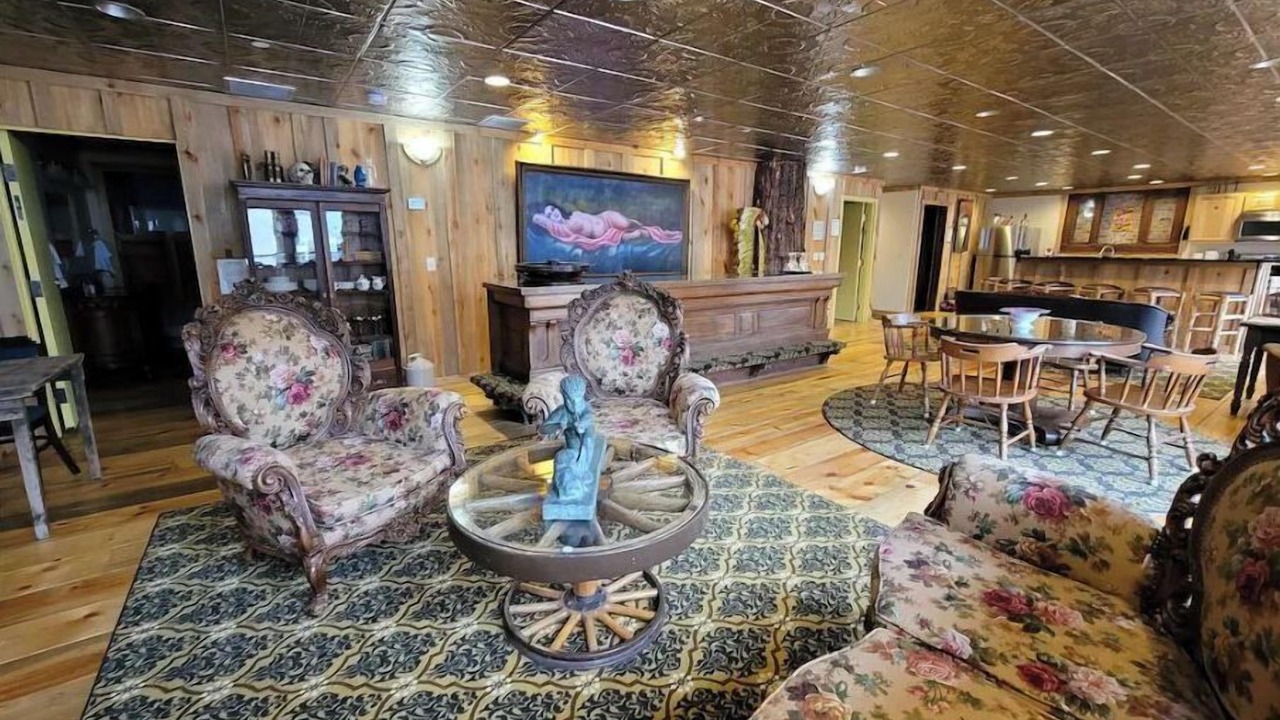 Photo of Others in Deadwood