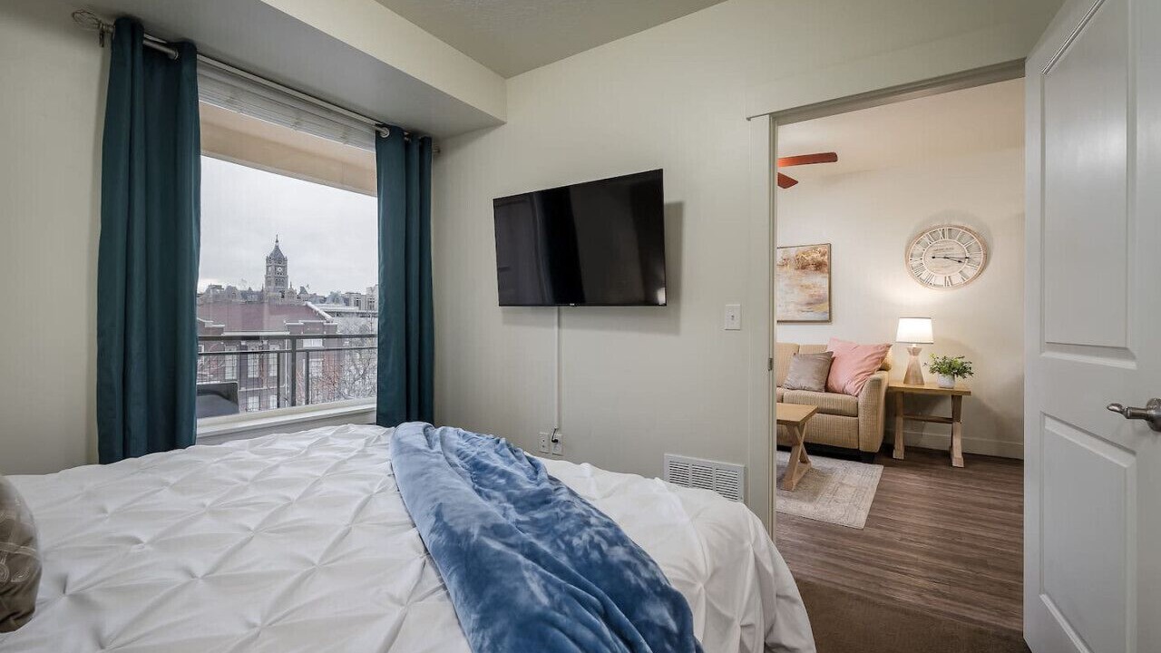 Photo of Bedroom in Central City