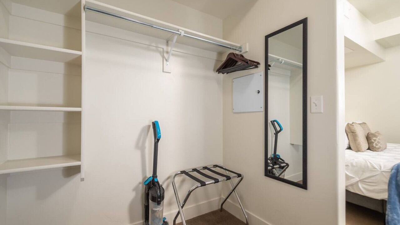Photo of Bedroom in Central City