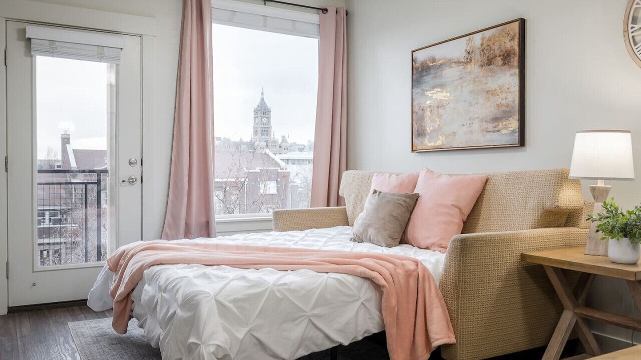 Photo of Bedroom in Central City