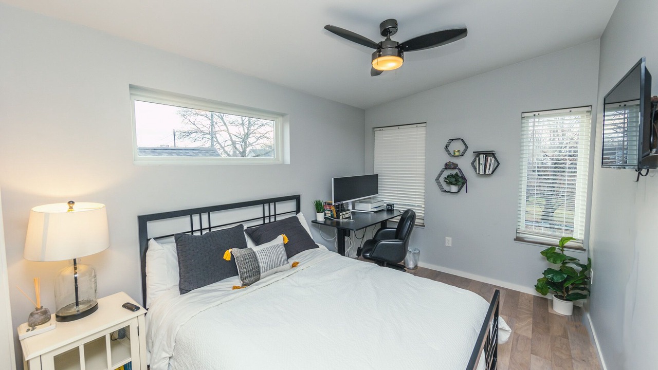 Photo of Bedroom in Detroit - Shoreway