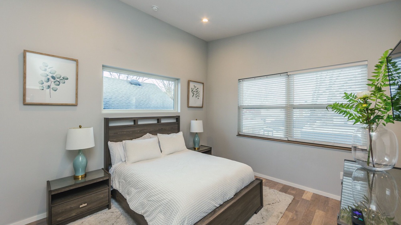 Photo of Bedroom in Detroit - Shoreway