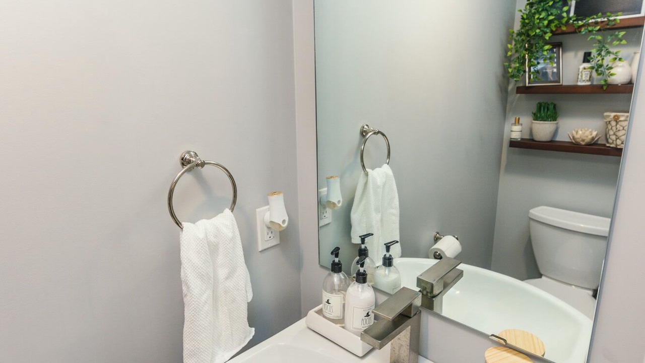 Photo of Bathroom in Detroit - Shoreway