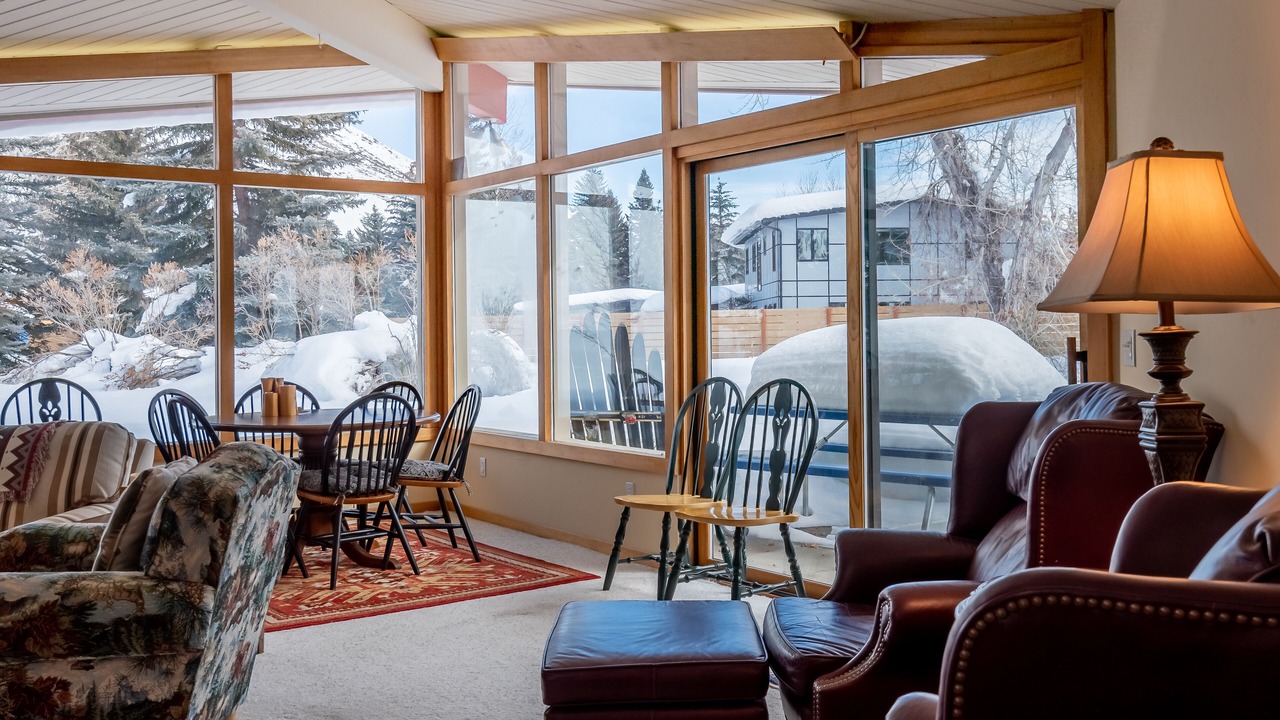 Photo of Livingroom in Warm Springs