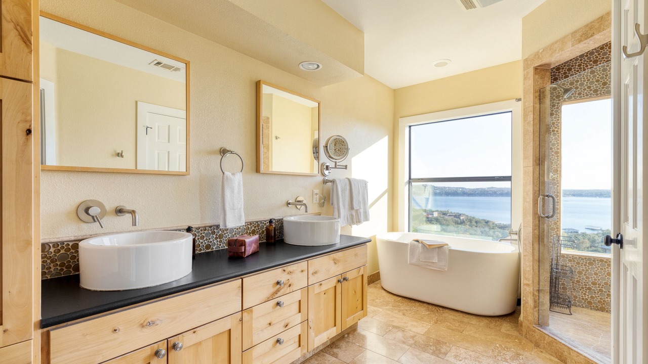 Photo of Bathroom in Comanche Trail