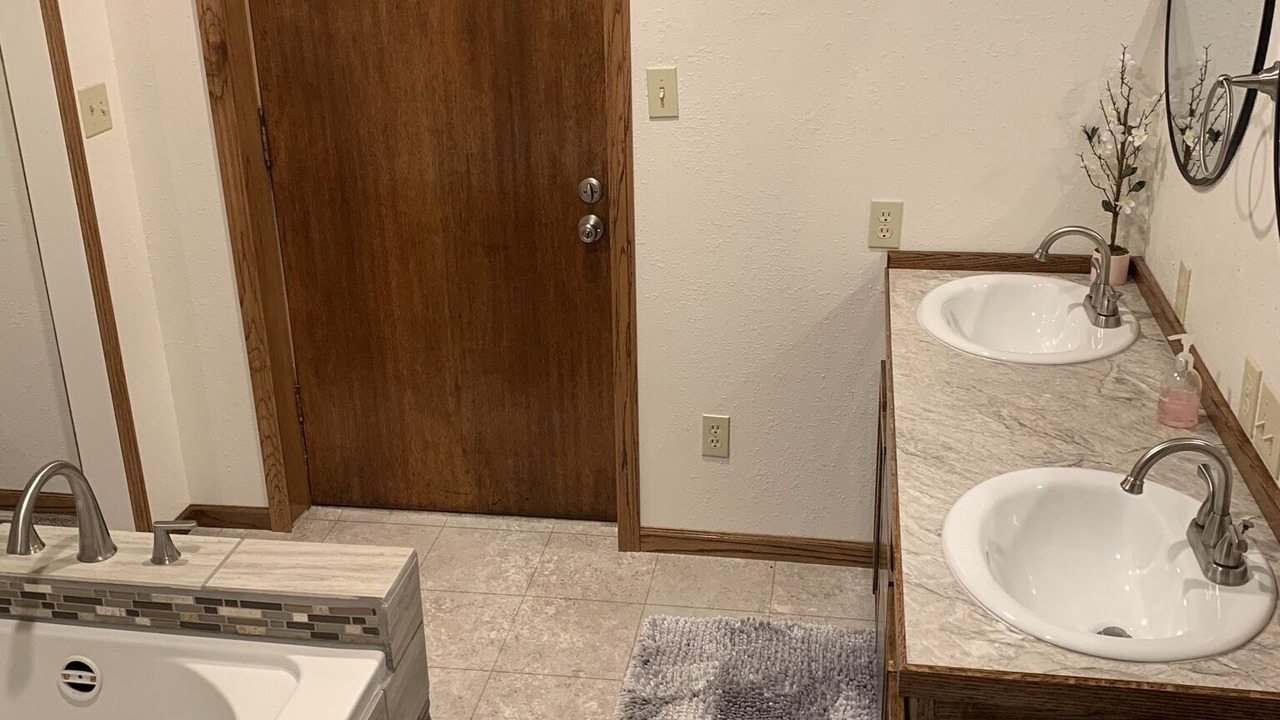 Photo of Bathroom in Thermopolis